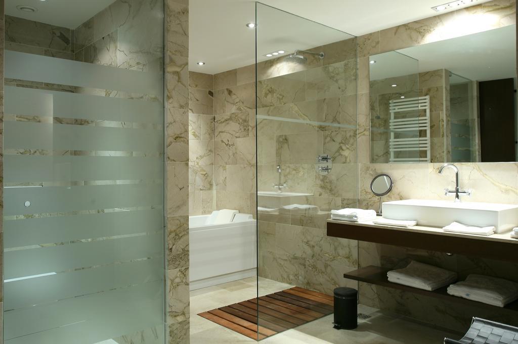 Deluxe Room and Spa access,554711895:JPEG